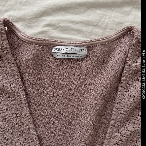 SOLD ♏️ UO Cropped Deep V Boucle Sweater - Picture 12 of 14